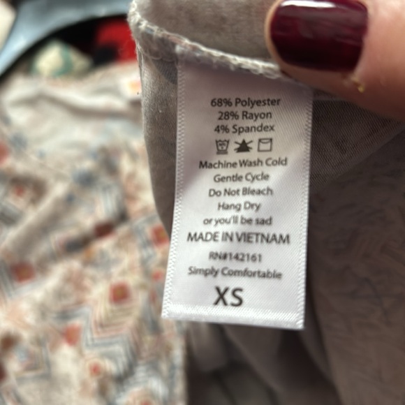Lularoe Indian print hi lo shirt size xs - Picture 5 of 6